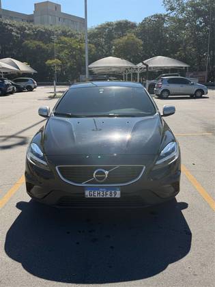 VOLVO V40 2.0 T5 R-DESIGN GASOLINA 4P AUTOMÁTICO VOLVO V40 2.0 T5 R-DESIGN GASOLINA 4P AUTOMÁTICO